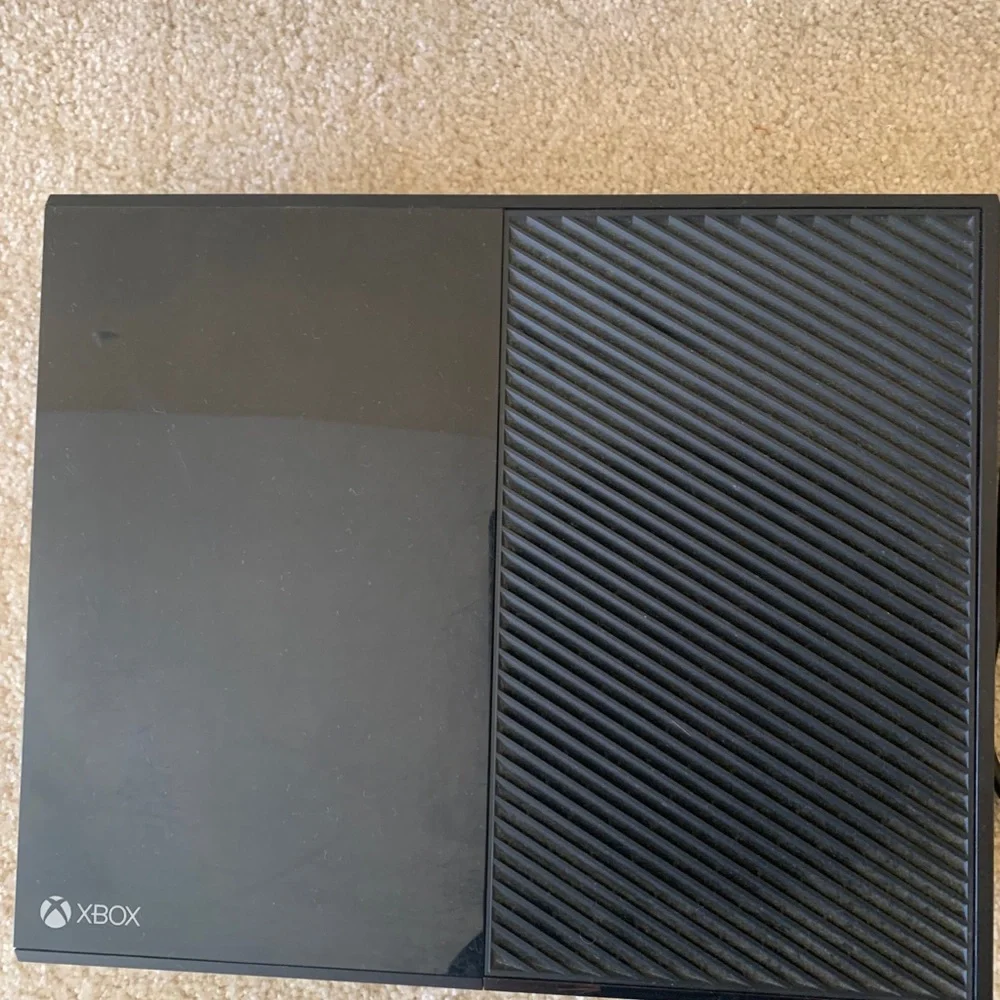 Xbox One 500 GB Console - great condition